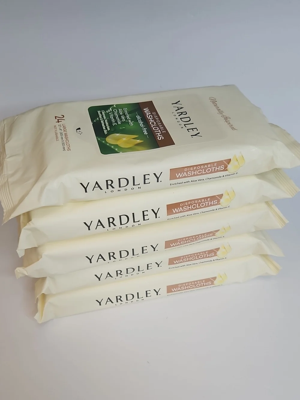 NIP YARDLEY LONDON DISPOSIBLE WASHCLOTHS-CHAMOMILE & VITAMIN E 5-PACK